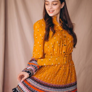 Varanga Women Floral Embroidered Regular Kurty